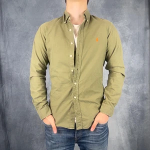Ralph Lauren skjorta  - Skick: 10/10 | Tillbehör: Bara skjortan | Nypris: +- 2000 SEK 