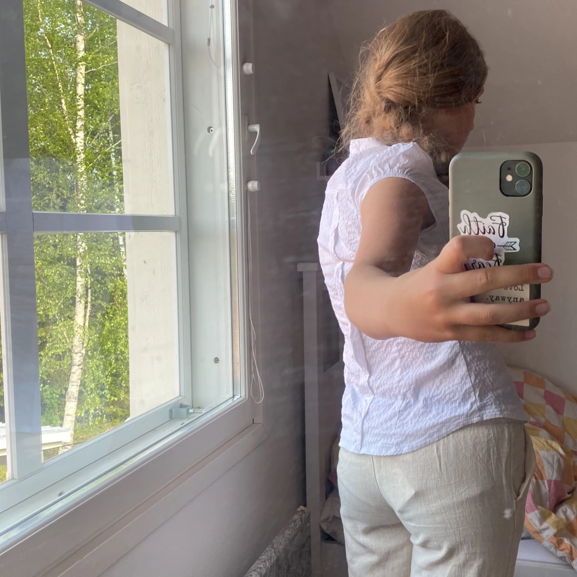 Vit kortärmad skjorta - 1