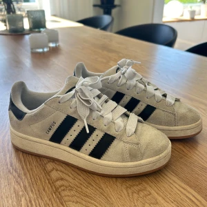 Adidas Campus 00S - Beige Adidas Campus 00S skor i storlek 38! I fint skick!