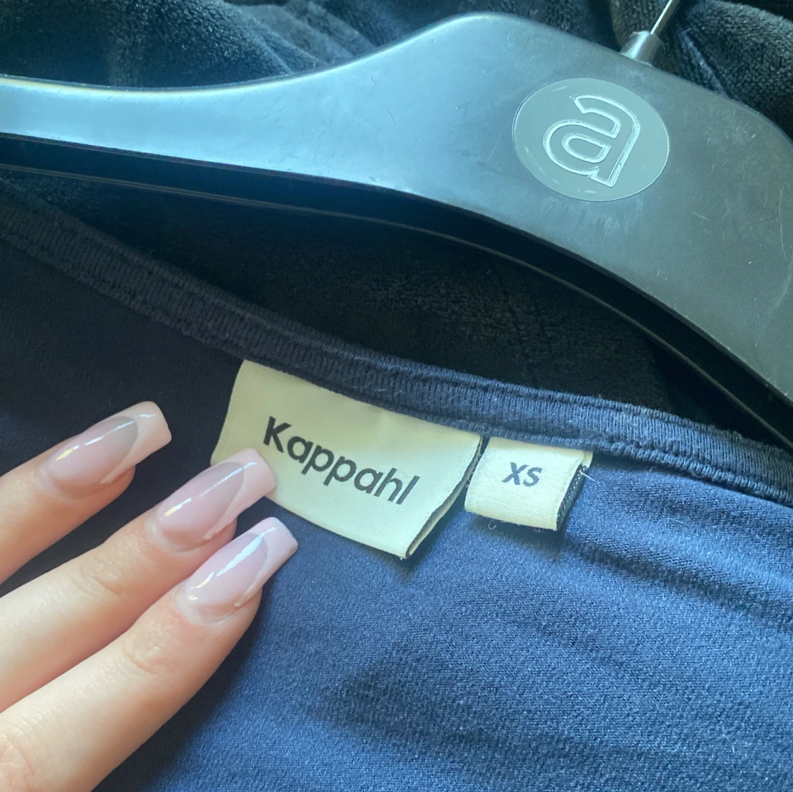 Mörkblå långärmad topp från Kappahl - 1