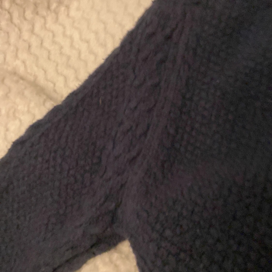 Mörkblå stickad tröja från 157 - 3