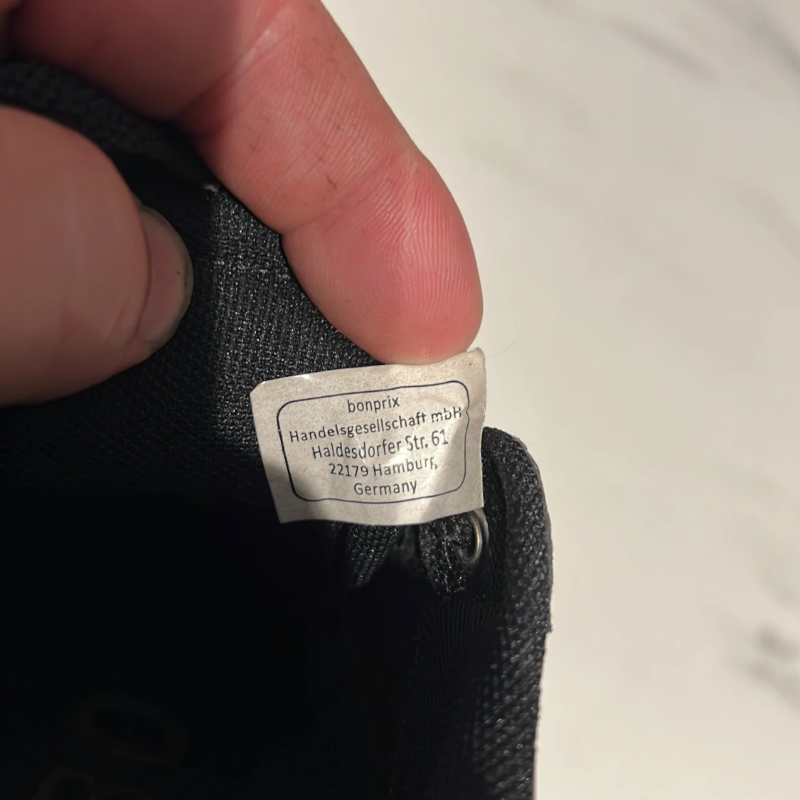 Svarta sneakers med gul detalj Bonprix - 2