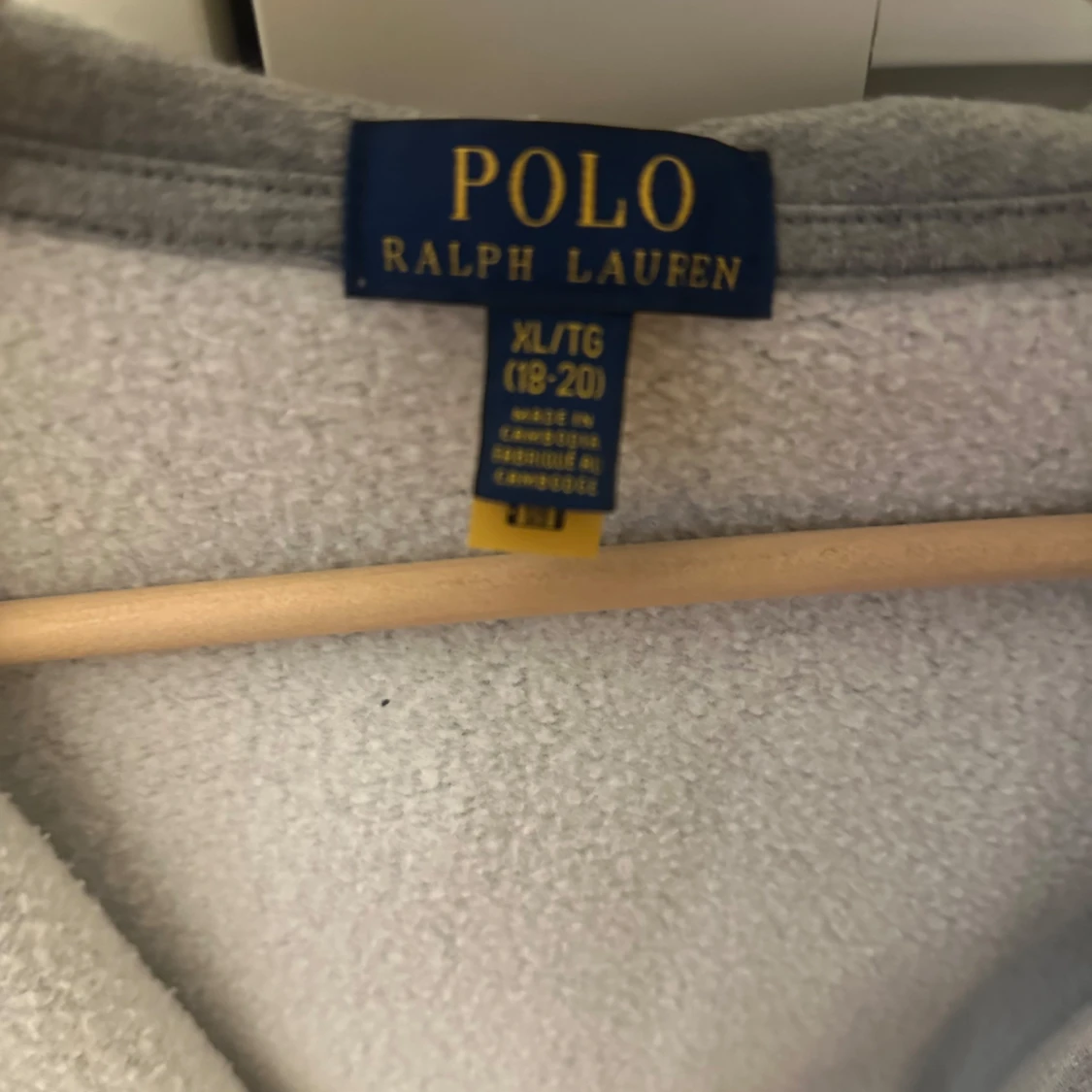 Grå hoodie från Polo Ralph Lauren - 2