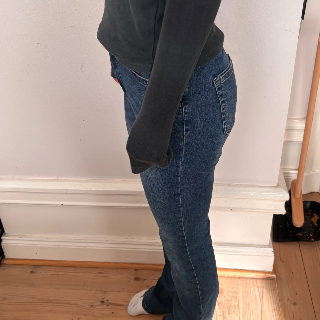 Blå bootcut jeans - 2
