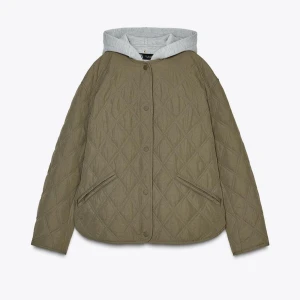 SÖKER - Söker denna slutsålda Zara jacka i strl XS-S för ca 400kr. SNÄLLA skriv om ni vill sälja!!!