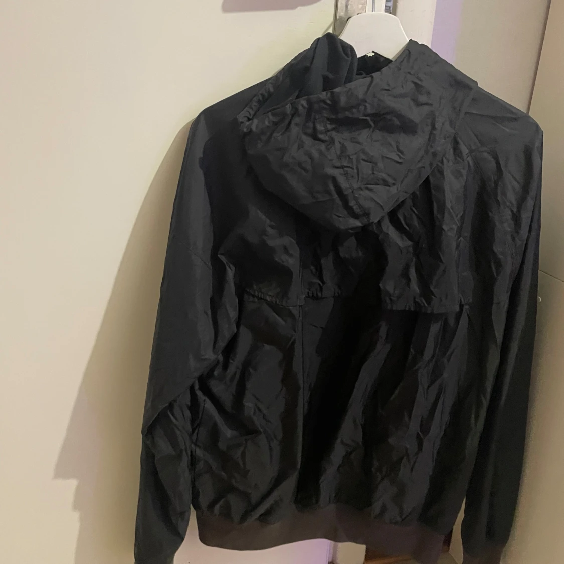 Svart vindjacka från Nike - 1