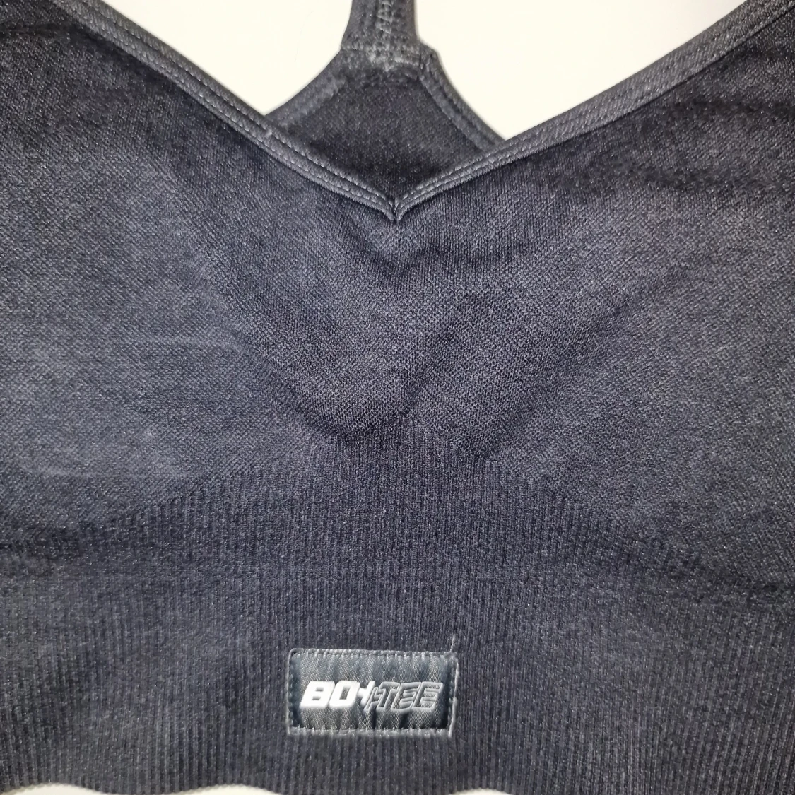 Svart sportbh från Bo+Tee - 2