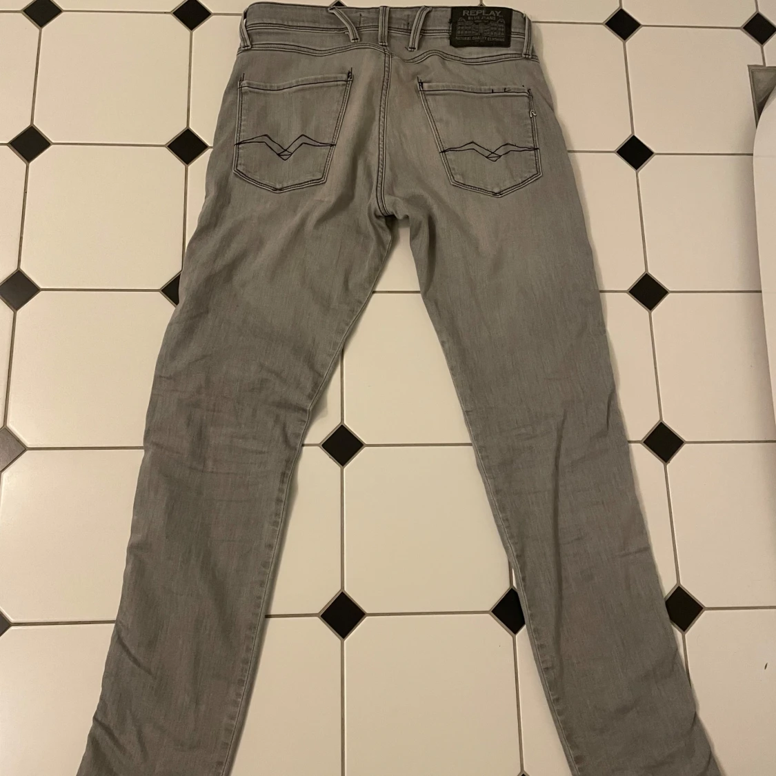 Grå jeans från Replay - 1