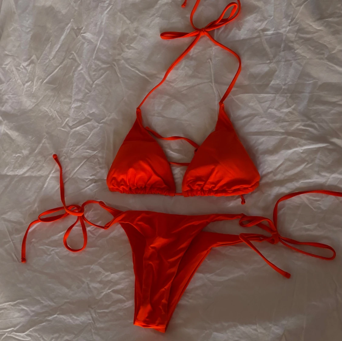 Orange bikini med cover up