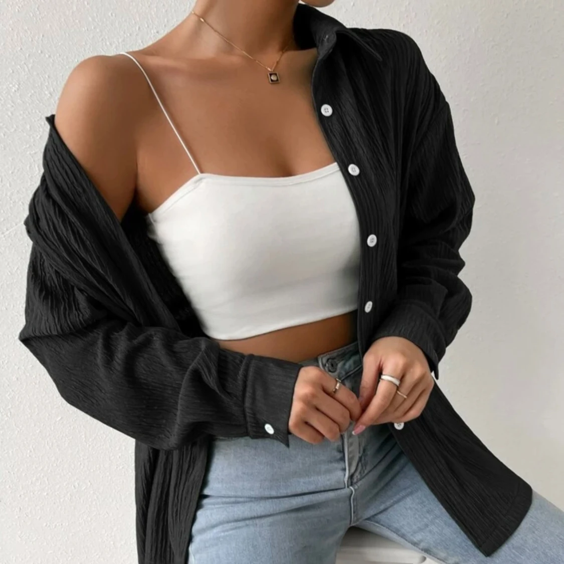 Svart skjorta med knappar - 1