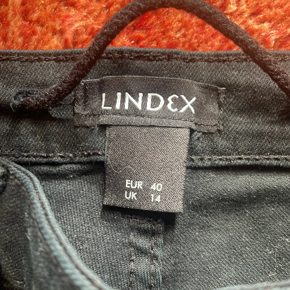 Svarta byxor från Lindex - 1