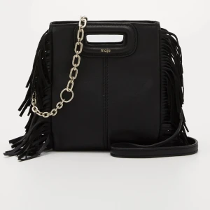 Maje väska  - Säljer nu min jätte fina Maje väska. Den är inte jätte stor men ändå så får några stora saker plats tex mobil + plånbok + nycklar o de 💋säljer pg av att jag har köpt en ny! nypris 2545! Använd några gånger därav priset!