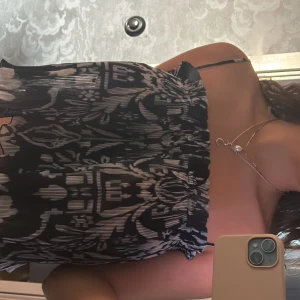 Topp!  - Säljer denna skit söta topp från ZARA ❤️