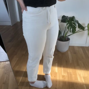 Vita jeans - Vita jeans från Rut&circle i storlek XS