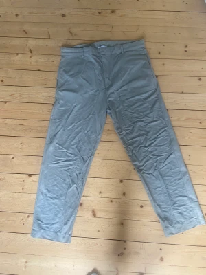 Kostymbyxor - Zara kostymbyxor, knappt använda, bara legat och skrynklar ihop sig i garderoben