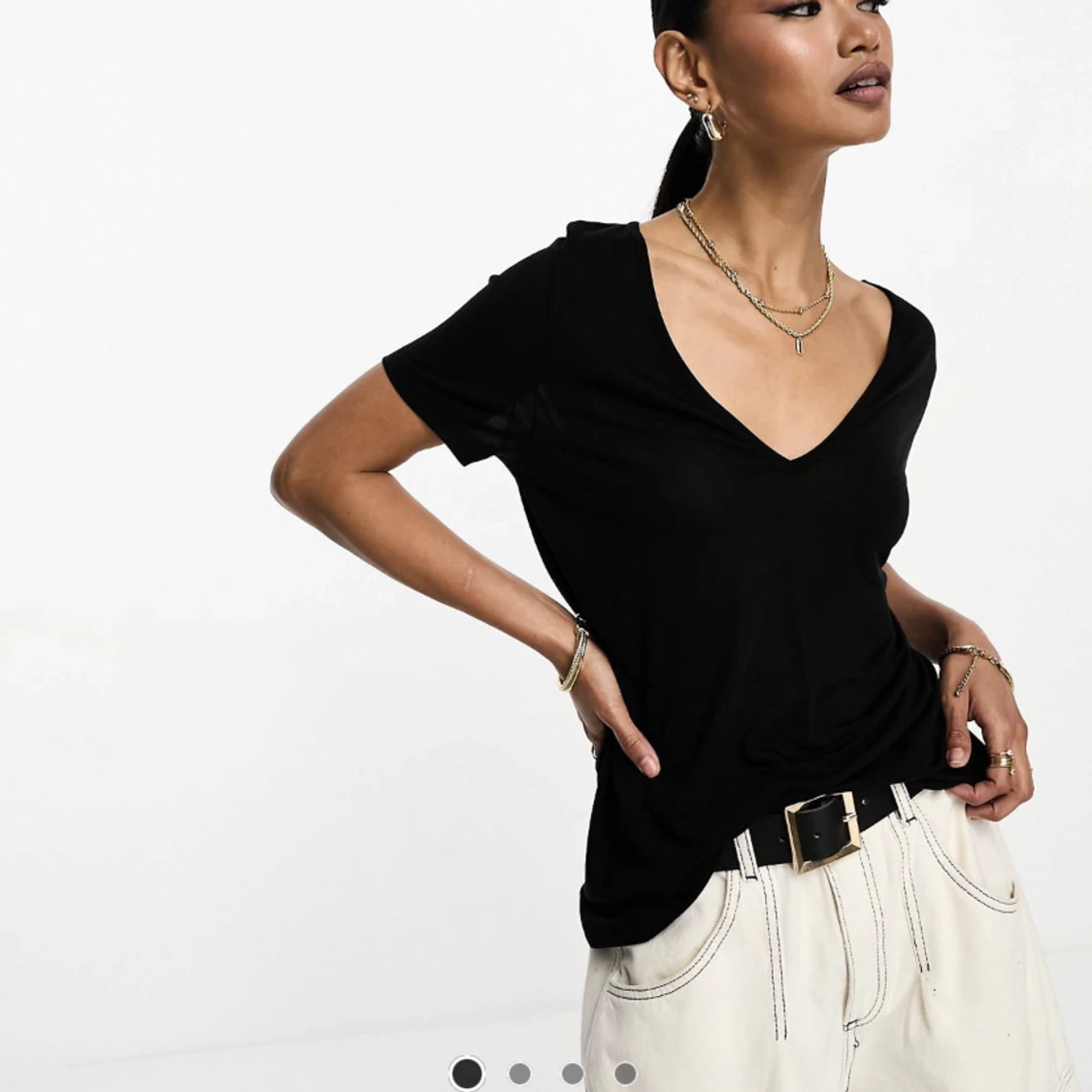 Svart avslappnad t-shirt med v-ringning - 90