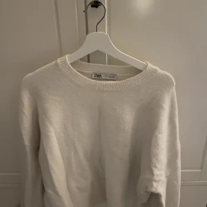 Stickad tröja  - Stickad tröja från zara, bra skick 