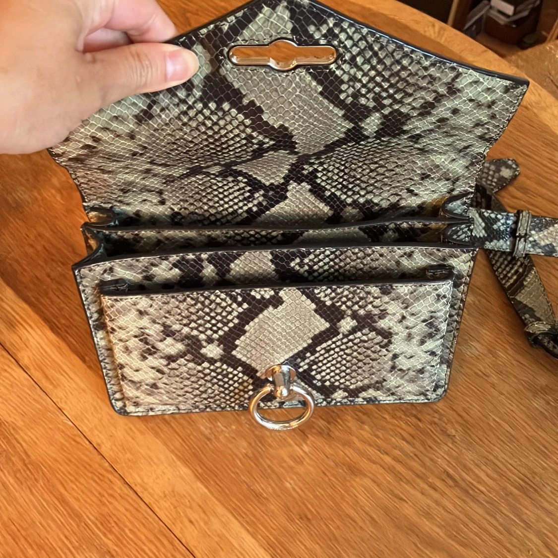 Rebecca Minkoff  skinnväska - 90