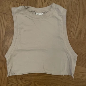 Beige linne  - Beige linne, nästan aldrig använd 