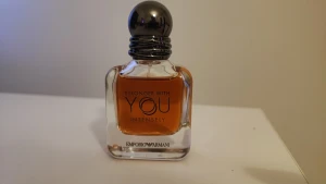 Emporio Armani Stronger With You IntenselyEdP - Har använt den ett par gånger och luktar väldigt gott. Jag har orginal box kvar kan skicka flera bilder ifall någon skulle vilja köpa.