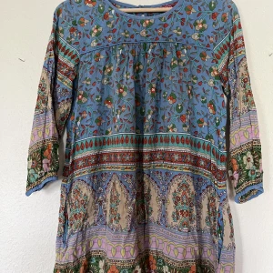 Tunika - Mönstrad tunika med fickor från indiska. Storlek S. 