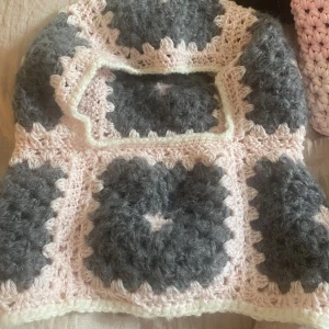 Balaklava  - Unik Mohair och merinoull balaklava.  Egendesignad och virkad. Kan göra efter önskemål. Priset varierar. 800-1100 kr