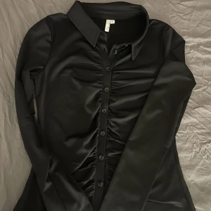 Tröja  - Tröja från Nelly aldrig använd  Nypris:299kr