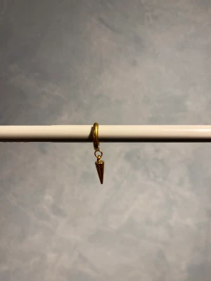 Edblad-liknande örhängen - Modell: Mini guld