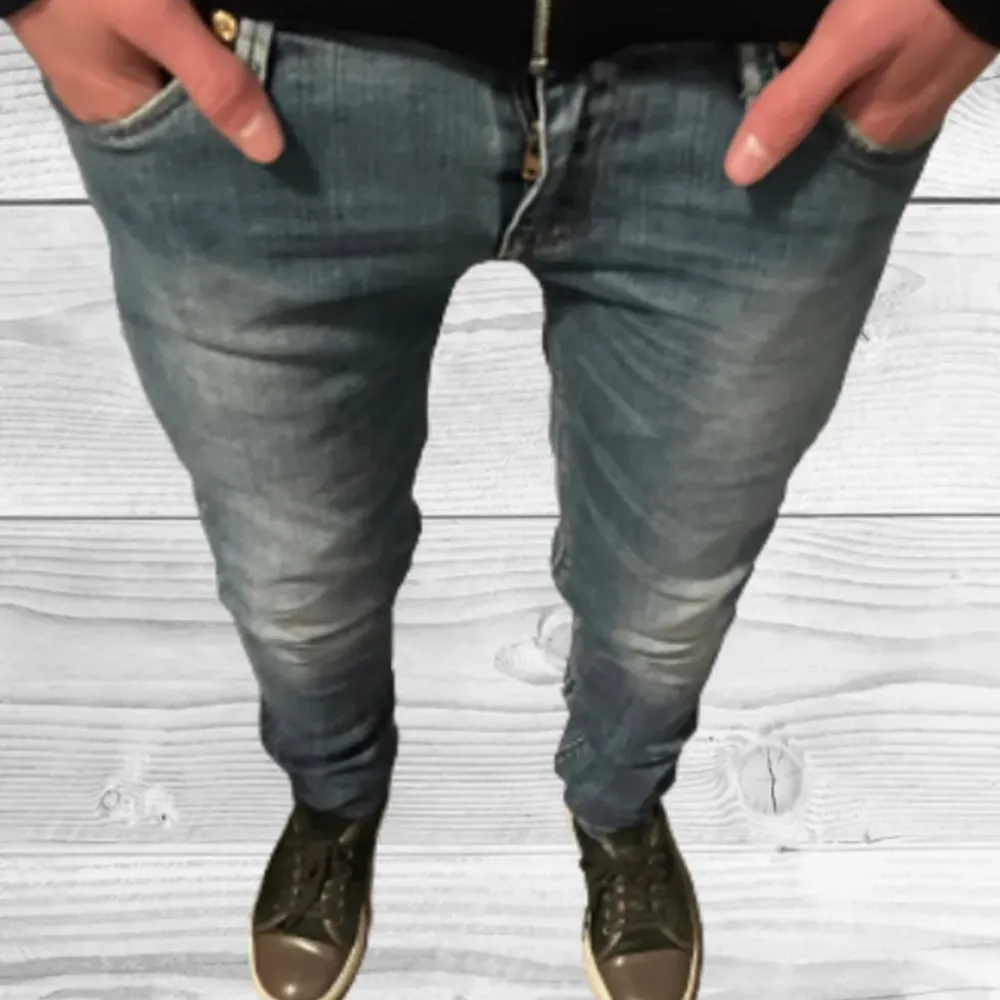 Ett par feta replay jeans. De är i 9/10 skick då inga stora defekter finns. Hör av er vid frågor och funderingar!! . Jeans & Byxor.