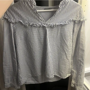 Söt blus  - Strl S fint skick💕