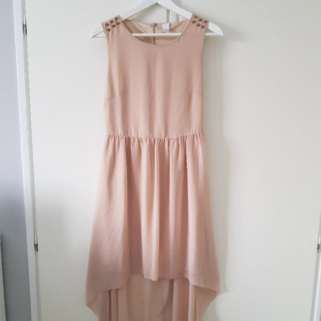 Klänning från Vila Medium