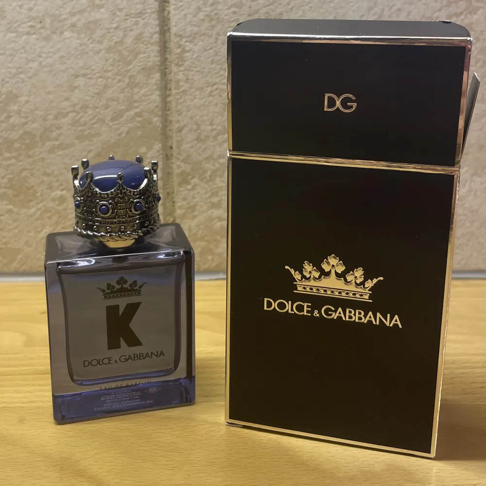 Dolce & Gabbana K Parfym Enbart testad ✅ En elegant och Rik Doft ✅(50ml) Eau de parfum ✅ ✅✅Nypris 700kr ✅✅. Accessoarer.