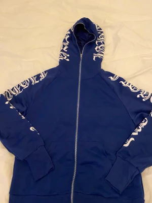 Zip hood  - Säljer denna pga att jag inte använder den längre. 