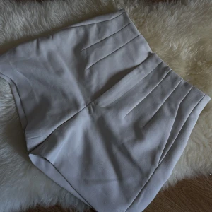 Shorts  - Jätte fina shorts från zara. Fint skick på dem då dem använts fåtal gånger. 