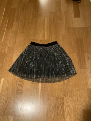  discokjol  - Perfekt till dig som gillar att dansa och festa los. Aldrig använt👍