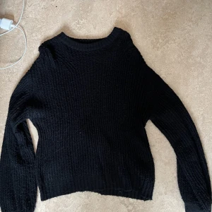 Stickad tröja - Superfin svart stickad tröja, jätte mysig!