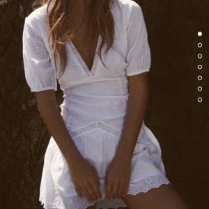 Zara klänning 🐚 - Världens finaste slutsålda klänning från Zara som tyvärr inte passade🥹Endast provad så i helt nytt skick💘 