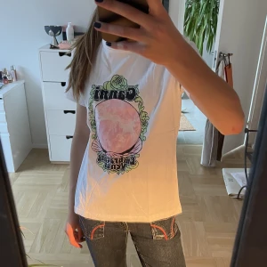 Ganni t-shirt  - Så cool, knappt använd 