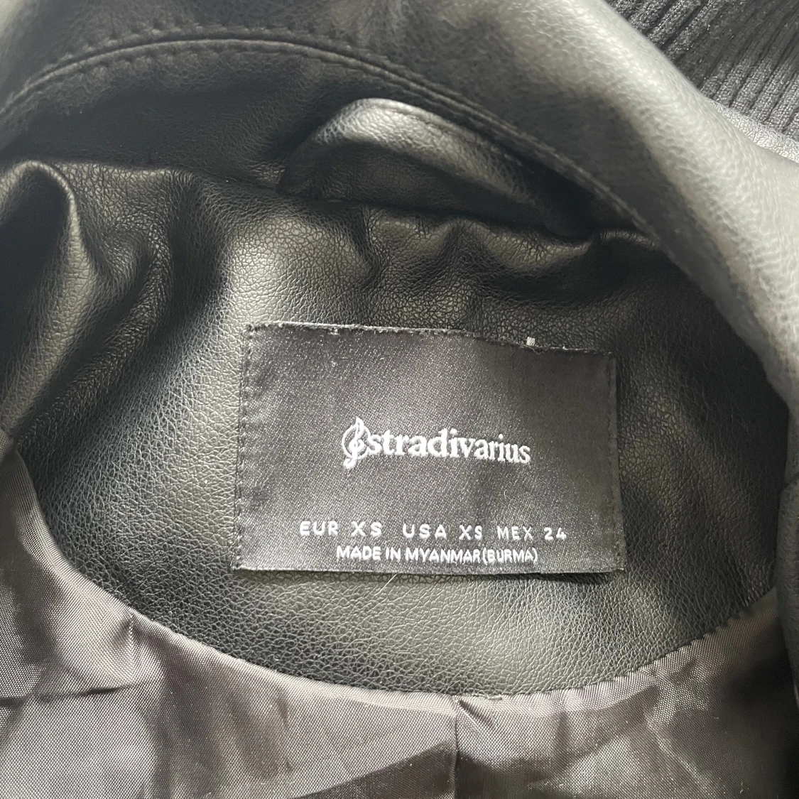 Oversized skinjacka - 90