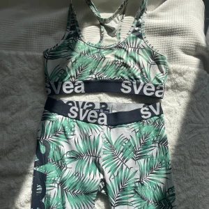 Träningsset  - Träningsset från Svea! Bra skick! Storlek M. Köp båda för 125kr eller byxor 100kr,  topp 50kr, separat.