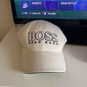 Hugo Boss Keps - Hugo Boss keps i ny skick, nypris: 500kr