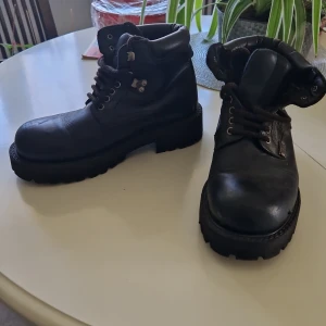 Grova kängor - Gorva kängor för tuffa miljöer