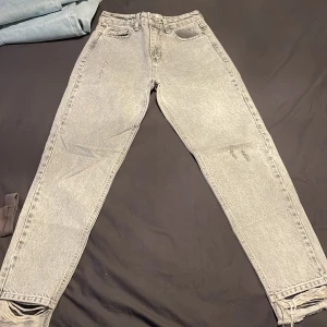 Jeans  - Helt nya och oanvända jeans 