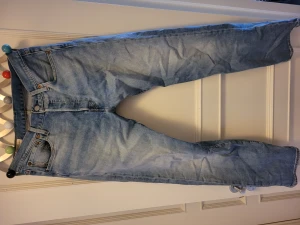 Levi's jeans - Storlek: 29/32 (small) Skick: nyskick, använda ≈  5 gånger Nypris ≈ 800-1000kr  Inget defekt alls. 