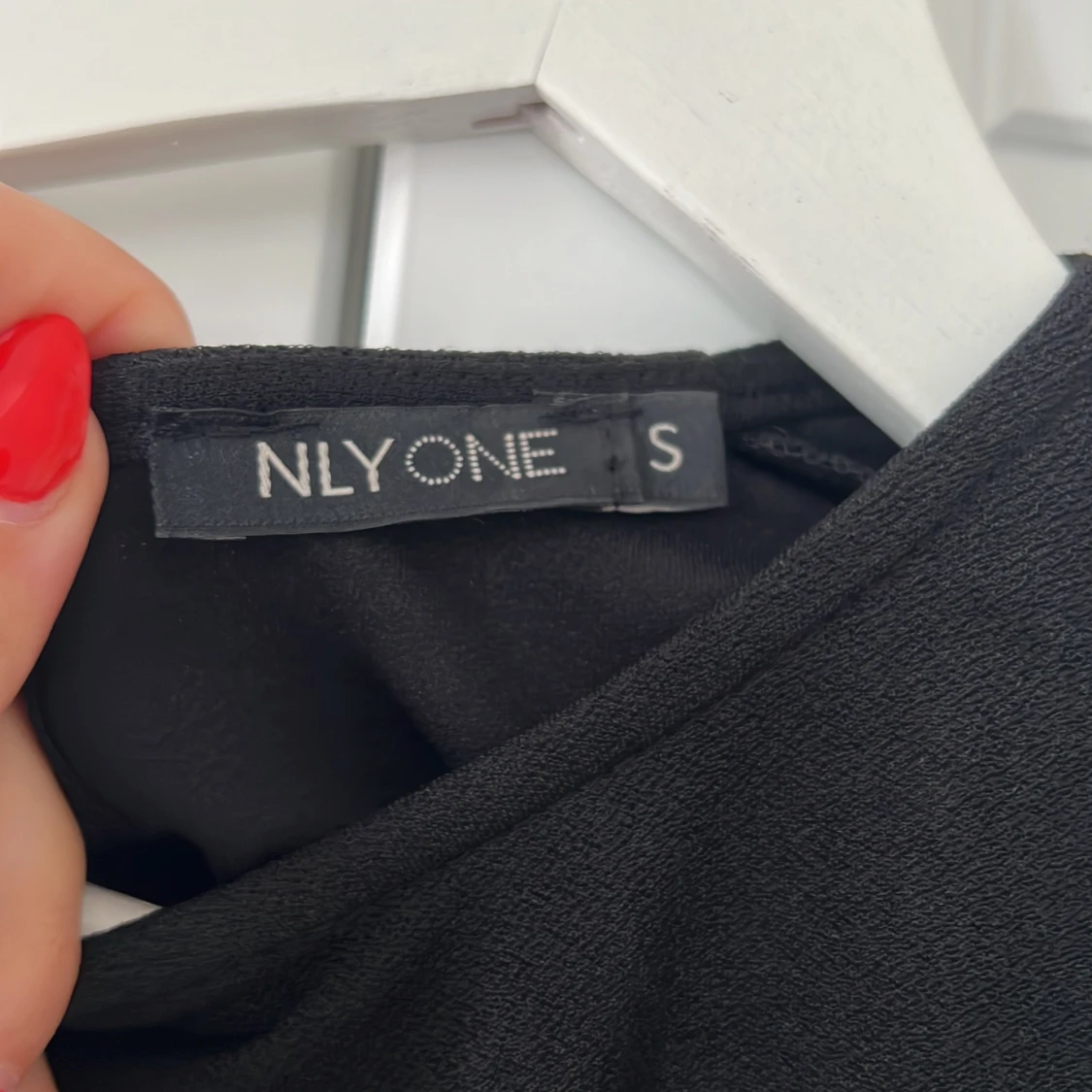 Svart klänning från nelly - 91