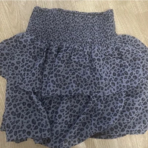 Volangkjol - Volangkjol från Kappahl och köpt för 199kr! Kan sälja direkt😊 FRI FRAKT!!