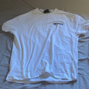 MM Sport - Säljer denna MM Sports oversized tröja eftersom att den är för stor för mig. Den är i bra skick och Är i storlek M