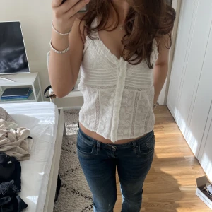 zara linne - linne från zara i storlek S använt 1 gång! såå fint men kommer inte till mycket användning 