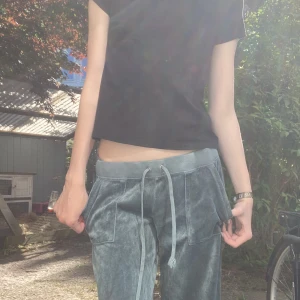 Vintage juicy ❤️‍🔥 - SÅ snygga vintage juicy byxor. Knappt använda som helt nya! Har lagt in resår men kan tas ut lätt. ❤️