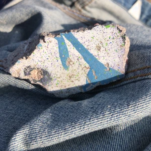 Berlin mur - En ganska stor bit från Berlin Muren i Tyskland 🇩🇪 